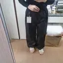 세일할때 저렴히 잘 구입했어요 
소재도 좋코 바지 디테
