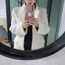 세일할때 저렴히 잘 구입했어요 
화이트라 얼굴이 화사해