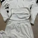 원단에 털이 포실포실 살아잇는 기모여서
또 다른 느낌의