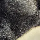 윤기가 자르르 흐르고 따뜻하고
길이가 엉덩이덮는 기장이