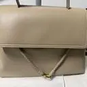 블랙색상들고 이리저리 데일리룩에 막들고다녓는데 다들명품