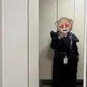 쓰리웨이 디자인이라 활용도가 높아요. 광택이 있는 소재