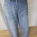 허리 딱맞고 품은 넉넉하니 커서 좋네요 디자인 세련더ㅡ