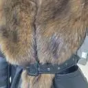 퍼가 풍성하고 넘 따뜻해요. 레더자켓이지만 누빔안감이라