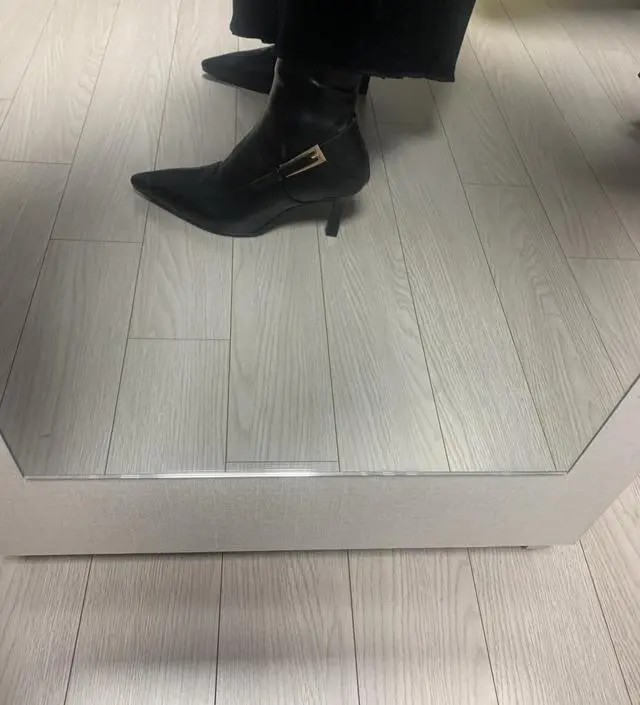 야번 겨울부즈는 패쓰하자 아주 굳게 맘먹고ㅎ 애써 외면했는데 이뻐도 너무 이쁘잖아요