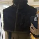 브라운 정말 이쁘고 따뜻해요. 
어떤색 코트위에도 잘 