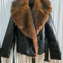 스커트나 바지에나 다 어울리네요 멋스러워요~~~~
단추